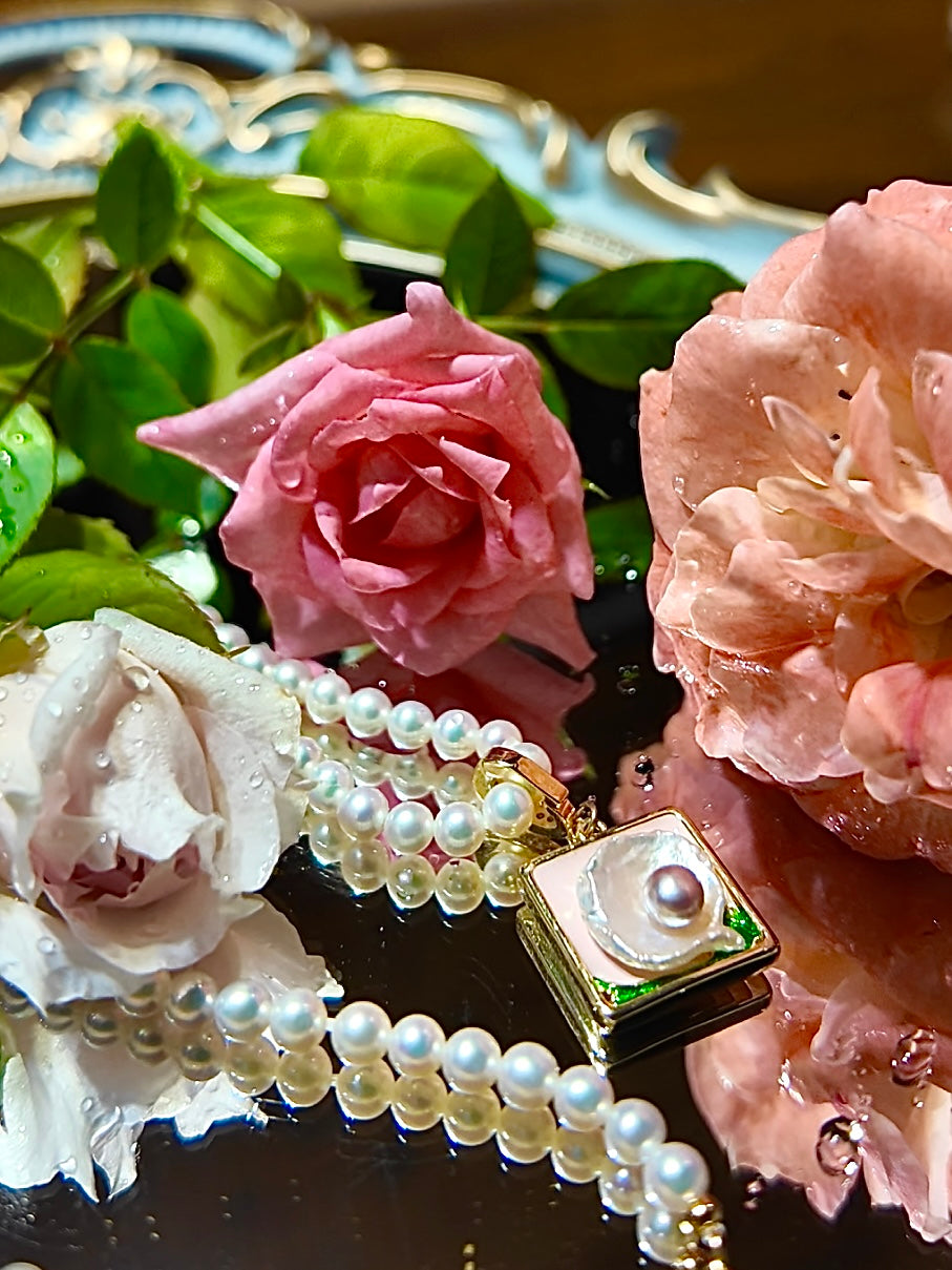 VeraPearl NewYork | Blush Miami | Designer Pearl Necklace Charm