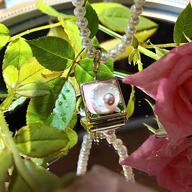 VeraPearl NewYork | Blush Miami | Designer Pearl Necklace Charm