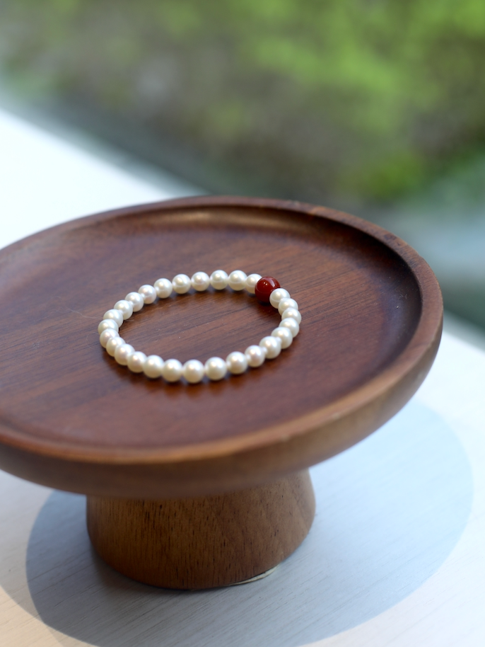 The Quiet Flame | South Red Agate & Ultra Shine Pearl Bracelet
