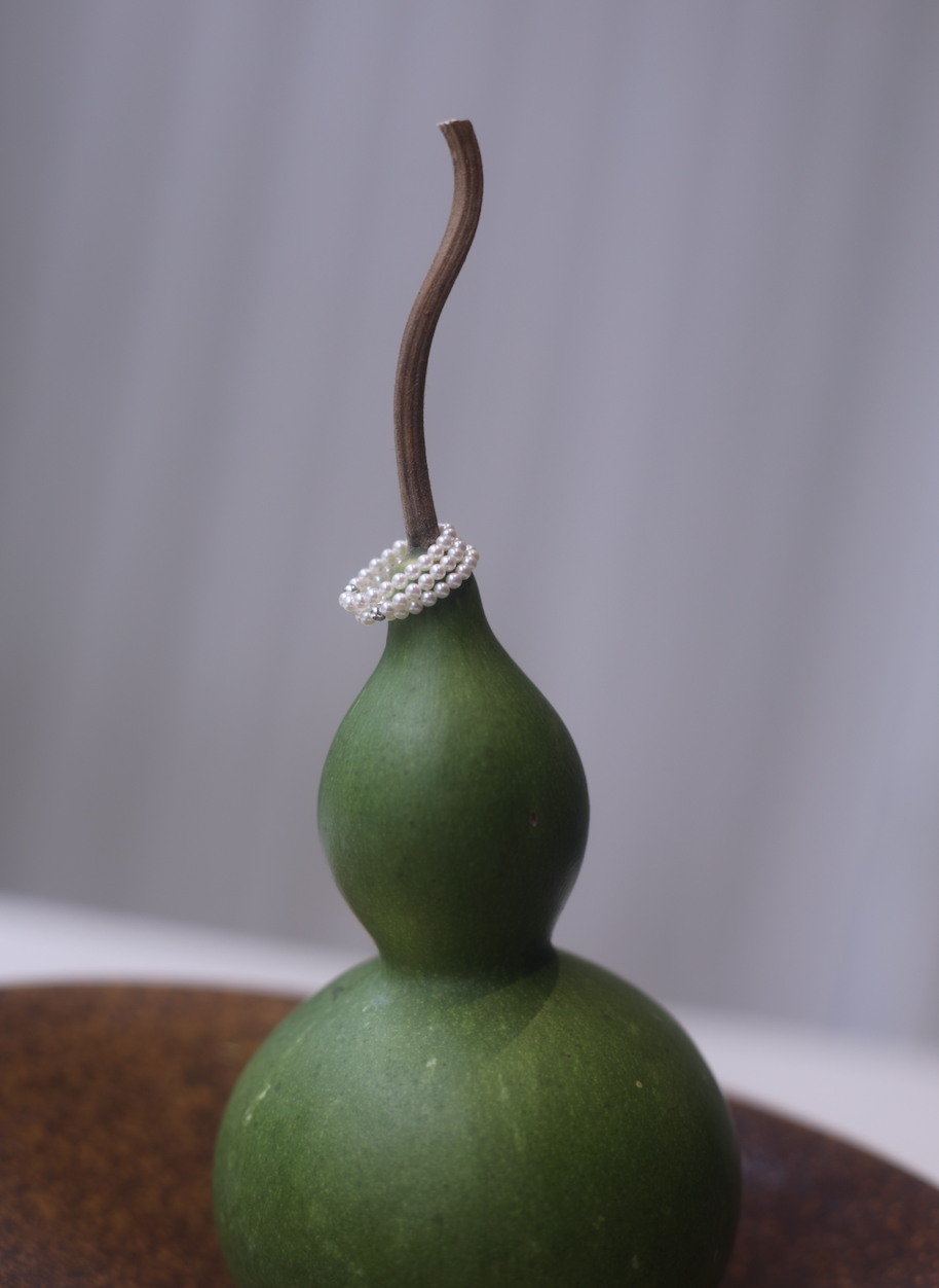 VeraPearl NewYork | The Ultra Glow Mini Pearl Ring | Silver Bead & Fine Natural Baby Pearls